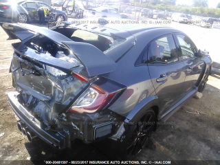 Illustration for article titled That Wrecked 164-Mile Honda Civic Type R Could Be Your Next Salvage Race Car
